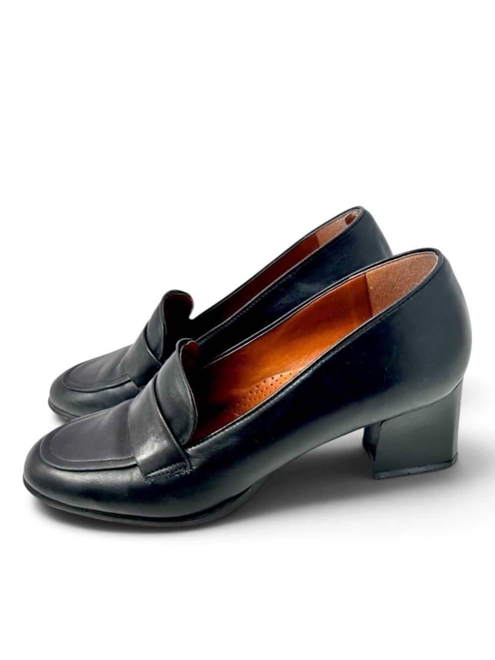Vintage 90s Black Leather Heeled Loafer Size 8 narrow Classic Preppy